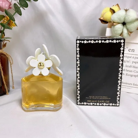 Marc Jacobs Daisy Eau de Toilette Spray [5 styles] — source listing photo