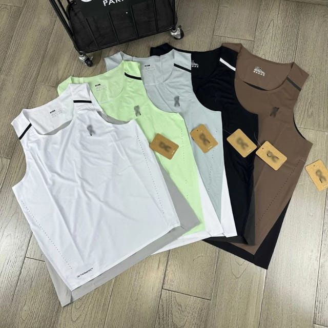 On Running Sleeveless Training Tops [5 styles] — source listing image